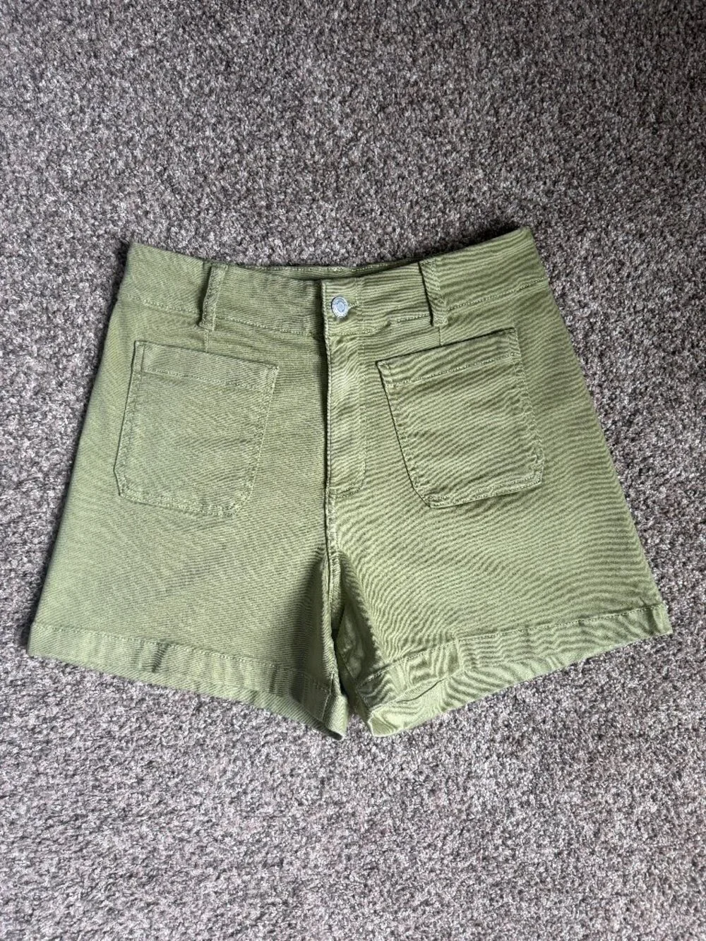 LC Lauren Conrad Super High Rise Patch Pocket Shorts | Giada Green | Size 8